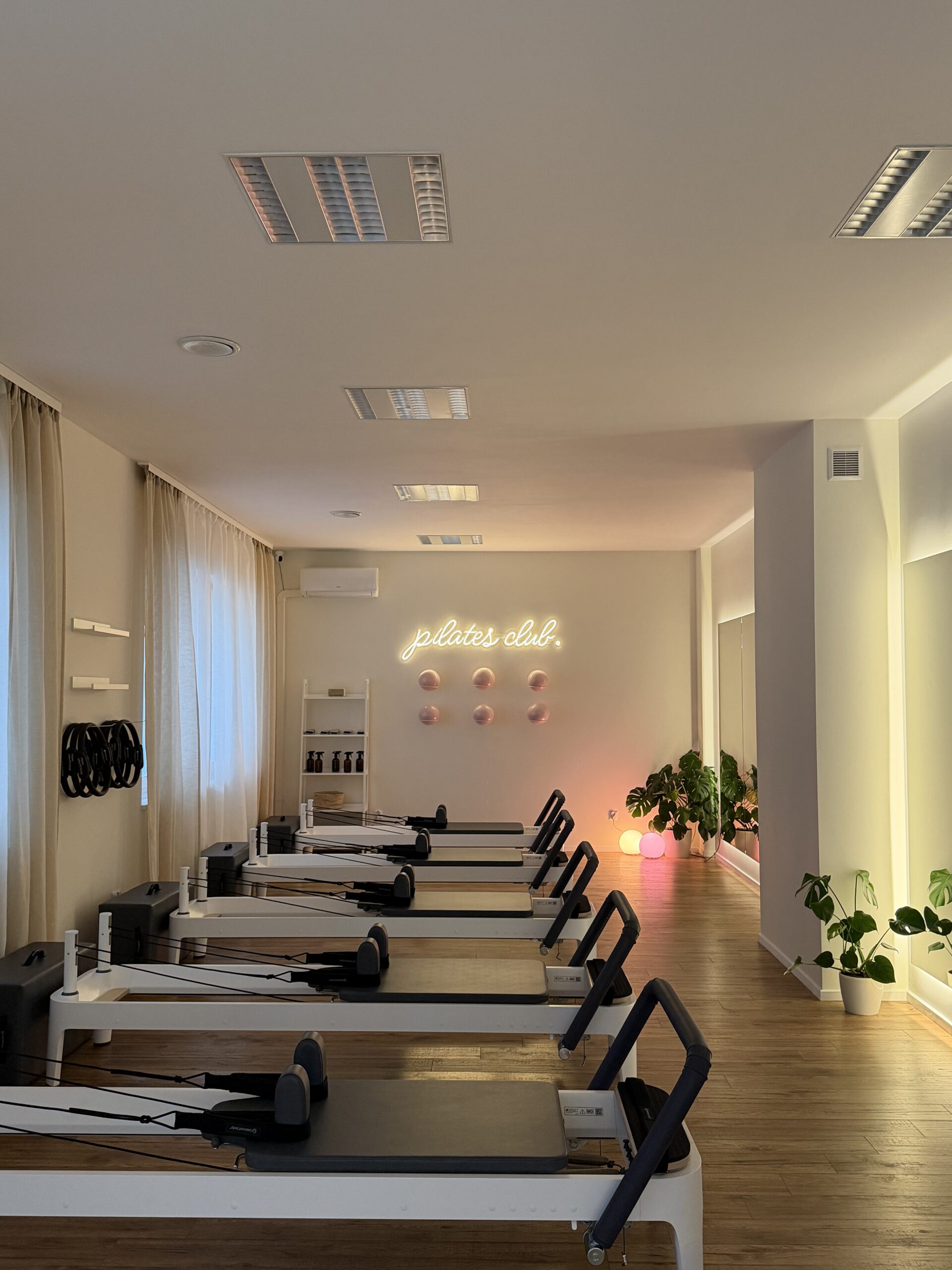 Trening na reformerze Pilates – Blush Pilates